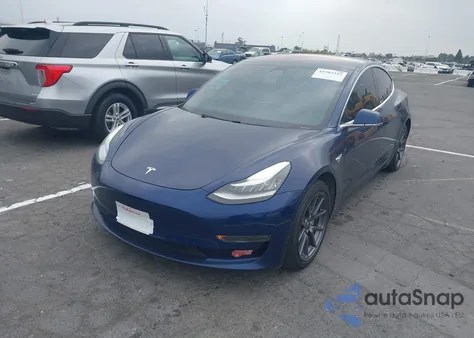 2018 Tesla Model 3 Long Range/Mid Range from USA, damaged, VIN 5YJ3E1EA4JF044608